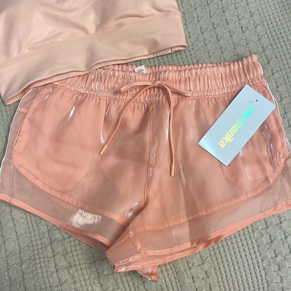 New Peach/Coral Cute Shorts! 🍑